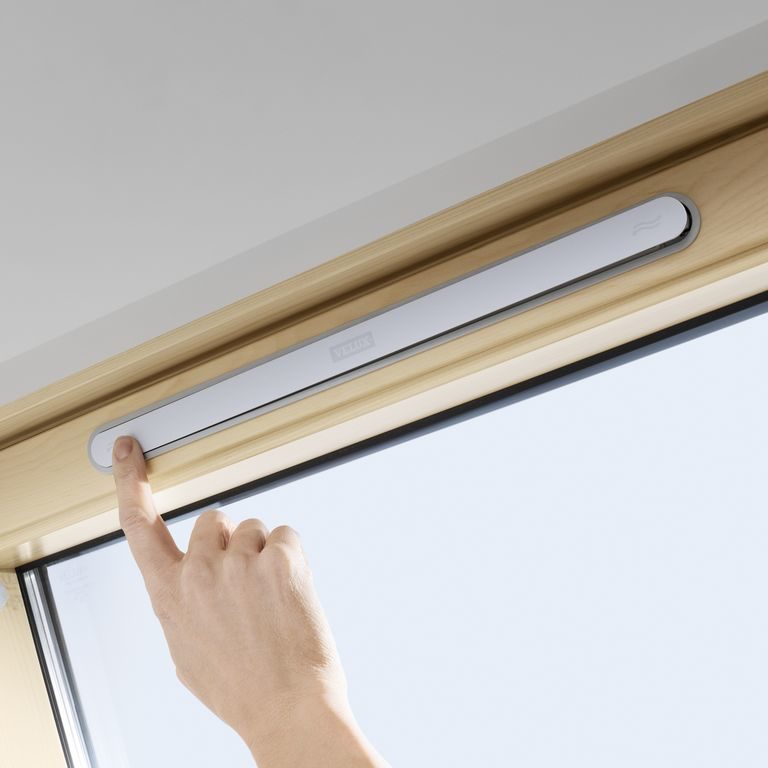 Мансардное окно VELUX серии GZL 1059 DB M06 78х118 Мансардное окно VELUX серии GZL 1059 DB M06 78х118
